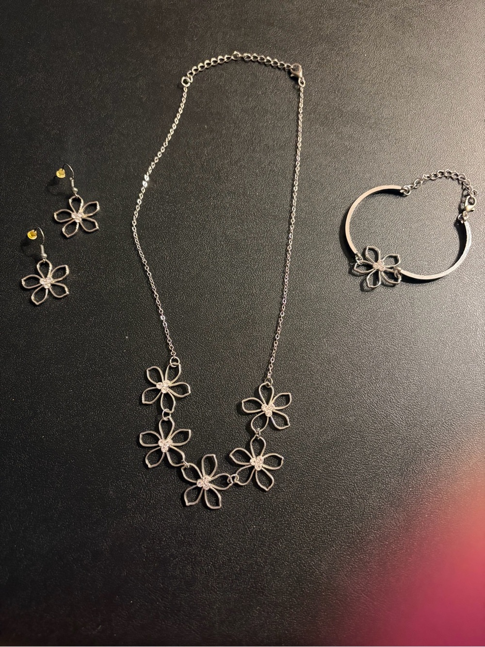 paparazzi Silver Floral Necklace, Bracelet & Earring Set